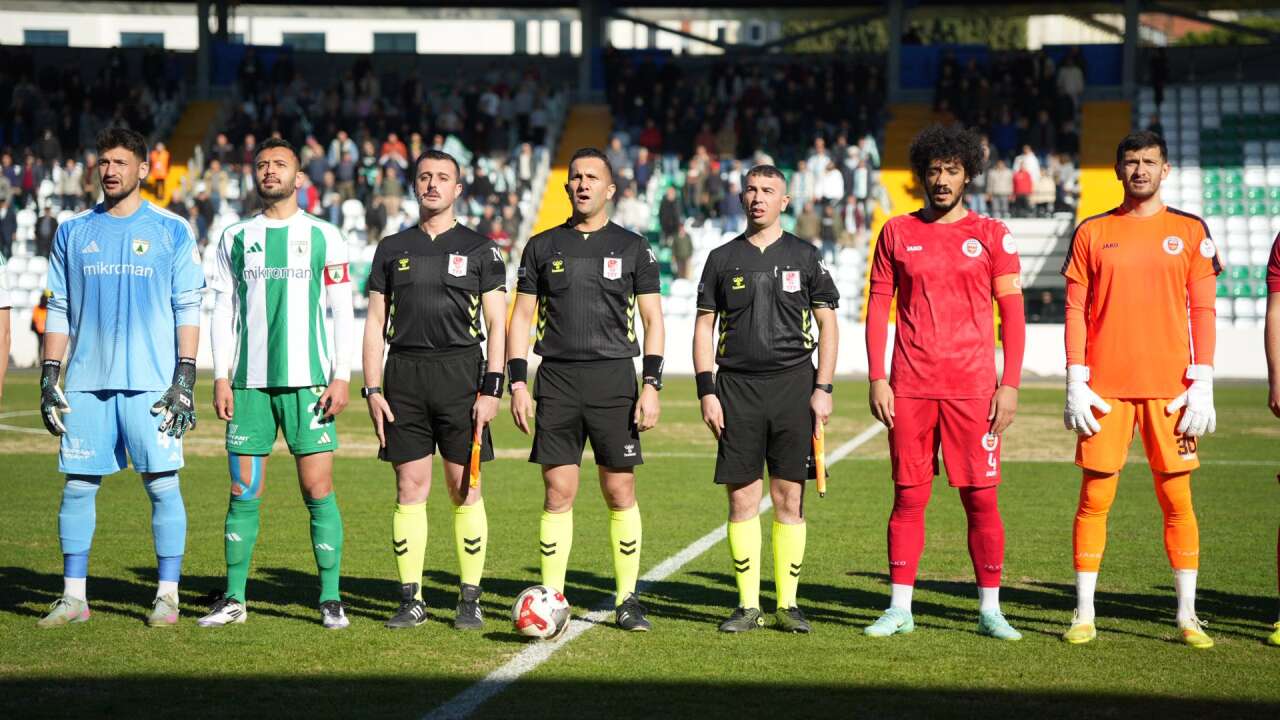 Muğla Atatürk Stadı’nda İlk 45 Dakikada Gol Çıkmadı 6